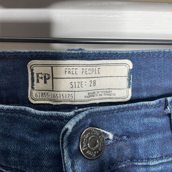 Free People High Rise Distressed Skinny Jeans Size 28 - Picture 3 of 4